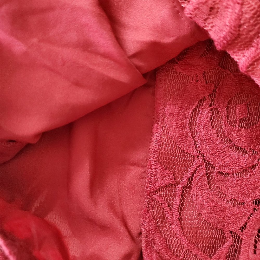 GLAMOROUS RED LACE JACKET - Picture 10 of 11